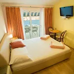 Hotel Pecic Gradac (Split-Dalmatia)