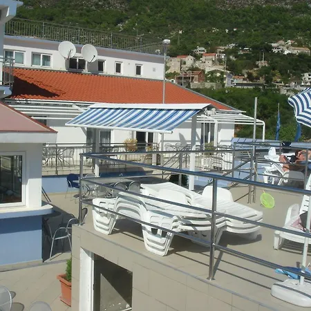 Ξενοδοχείο Pecic 4*