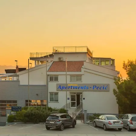 Pecic Hotel Gradac (Split-Dalmatia)