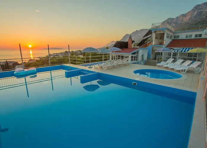 Pecic Hotel Gradac (Split-Dalmatia)