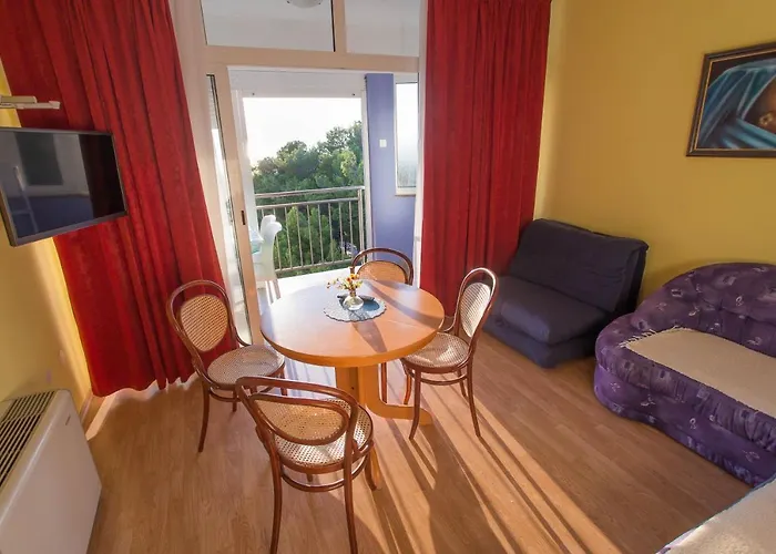 Hotel Pecic Gradac (Split-Dalmatia)